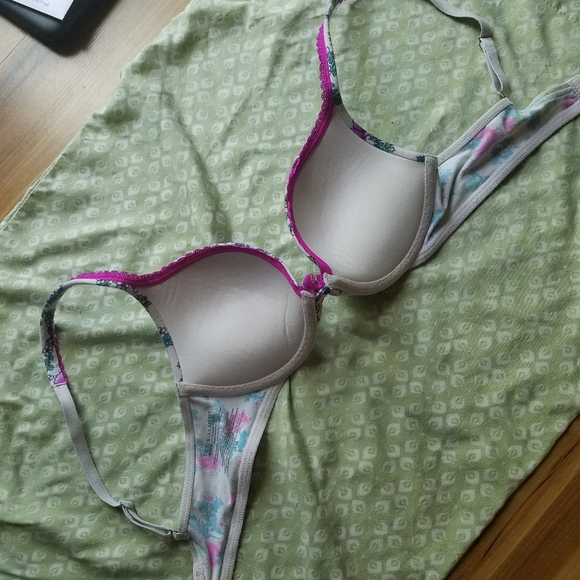 Vs push up bra floral size 34b - Picture 2 of 4